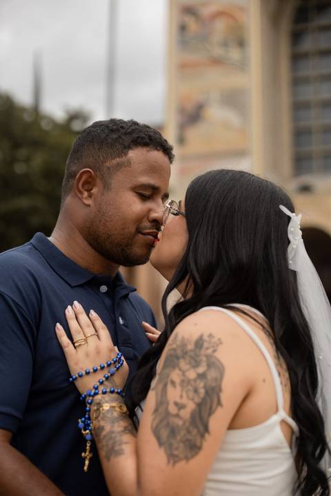 As melhores ideias e inspirações criativas de fotos de ensaio pré casamento registradas por fotógrafos profissionais de eventos da empresa Criativus Foto e Vídeo na Aparecida do Norte'