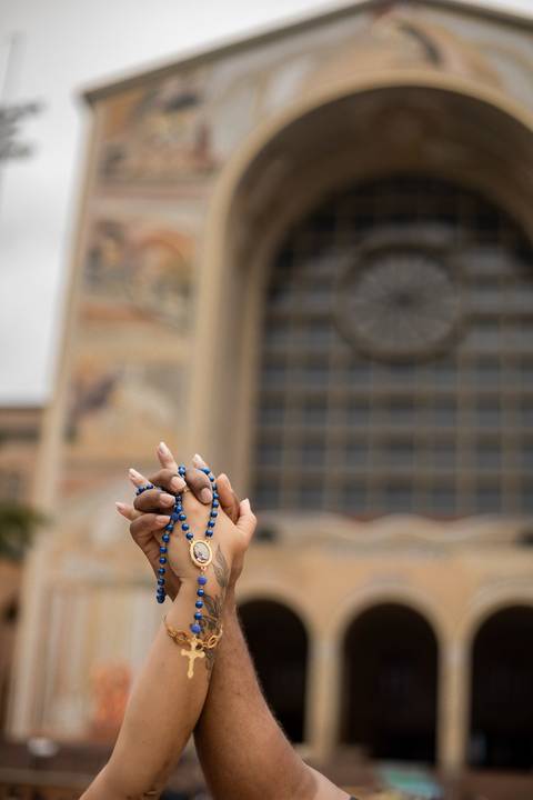 As melhores ideias e inspirações criativas de fotos de ensaio pré casamento registradas por fotógrafos profissionais de eventos da empresa Criativus Foto e Vídeo na Aparecida do Norte'