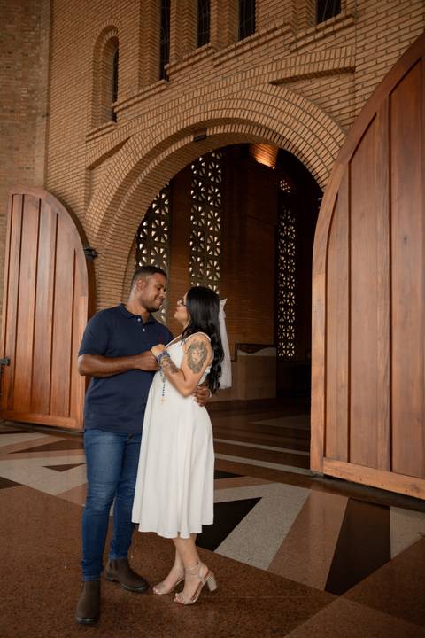 As melhores ideias e inspirações criativas de fotos de ensaio pré casamento registradas por fotógrafos profissionais de eventos da empresa Criativus Foto e Vídeo na Aparecida do Norte'