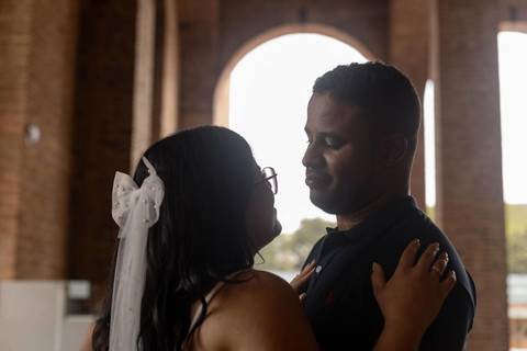 As melhores ideias e inspirações criativas de fotos de ensaio pré casamento registradas por fotógrafos profissionais de eventos da empresa Criativus Foto e Vídeo na Aparecida do Norte'