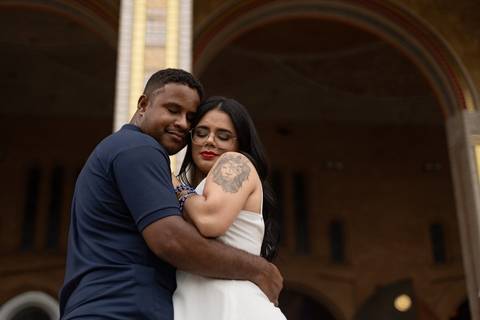 As melhores ideias e inspirações criativas de fotos de ensaio pré casamento registradas por fotógrafos profissionais de eventos da empresa Criativus Foto e Vídeo na Aparecida do Norte'