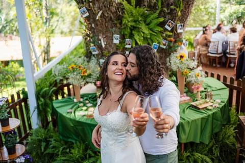 As melhores ideias e inspirações criativas de fotos de casamento registradas por fotógrafos profissionais de eventos da empresa Criativus Foto e Vídeo no Sítio Silvio Belo '