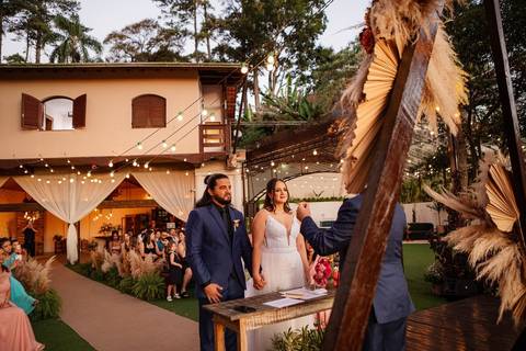 As melhores ideias e inspirações criativas de fotos de ensaio pré casamento registradas por fotógrafos profissionais de eventos da empresa Criativus Foto e Vídeo no Espaço Villa Vezzane '