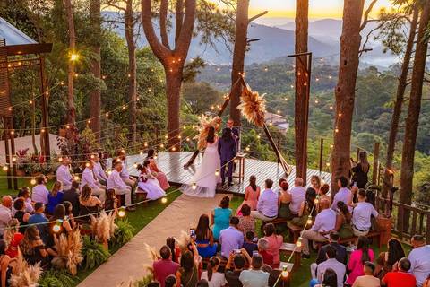 As melhores ideias e inspirações criativas de fotos de ensaio pré casamento registradas por fotógrafos profissionais de eventos da empresa Criativus Foto e Vídeo no Espaço Villa Vezzane '