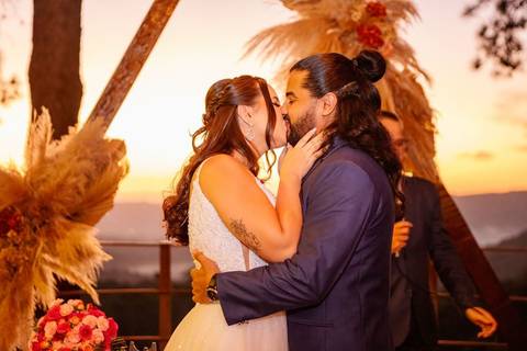As melhores ideias e inspirações criativas de fotos de ensaio pré casamento registradas por fotógrafos profissionais de eventos da empresa Criativus Foto e Vídeo no Espaço Villa Vezzane '