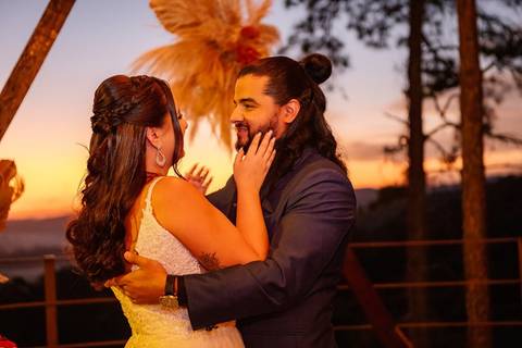 As melhores ideias e inspirações criativas de fotos de ensaio pré casamento registradas por fotógrafos profissionais de eventos da empresa Criativus Foto e Vídeo no Espaço Villa Vezzane '