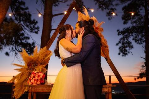 As melhores ideias e inspirações criativas de fotos de ensaio pré casamento registradas por fotógrafos profissionais de eventos da empresa Criativus Foto e Vídeo no Espaço Villa Vezzane '