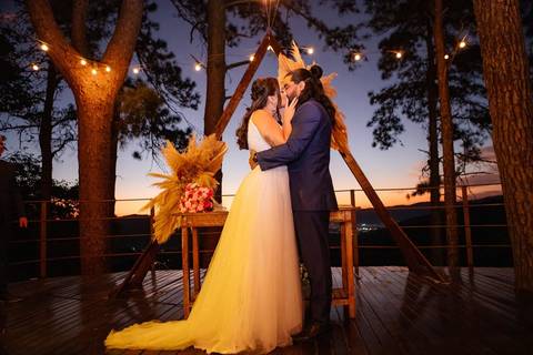 As melhores ideias e inspirações criativas de fotos de ensaio pré casamento registradas por fotógrafos profissionais de eventos da empresa Criativus Foto e Vídeo no Espaço Villa Vezzane '