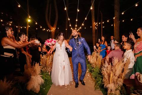 As melhores ideias e inspirações criativas de fotos de ensaio pré casamento registradas por fotógrafos profissionais de eventos da empresa Criativus Foto e Vídeo no Espaço Villa Vezzane '