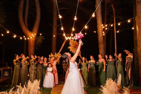 As melhores ideias e inspirações criativas de fotos de ensaio pré casamento registradas por fotógrafos profissionais de eventos da empresa Criativus Foto e Vídeo no Espaço Villa Vezzane '