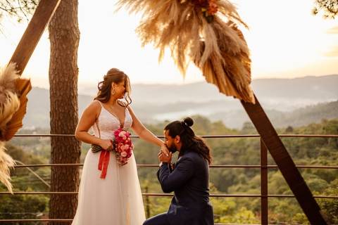 As melhores ideias e inspirações criativas de fotos de ensaio pré casamento registradas por fotógrafos profissionais de eventos da empresa Criativus Foto e Vídeo no Espaço Villa Vezzane '