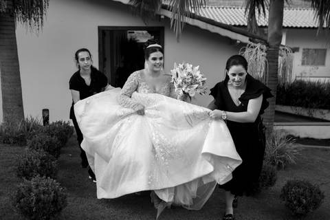 As melhores ideias e inspirações criativas de fotos de casamento registradas por fotógrafos profissionais de eventos da empresa Criativus Foto e Vídeo na Fazenda Vale dos Eucaliptos'