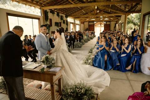 As melhores ideias e inspirações criativas de fotos de casamento registradas por fotógrafos profissionais de eventos da empresa Criativus Foto e Vídeo na Fazenda Vale dos Eucaliptos'