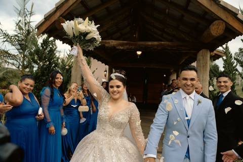 As melhores ideias e inspirações criativas de fotos de casamento registradas por fotógrafos profissionais de eventos da empresa Criativus Foto e Vídeo na Fazenda Vale dos Eucaliptos'