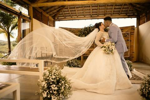 As melhores ideias e inspirações criativas de fotos de casamento registradas por fotógrafos profissionais de eventos da empresa Criativus Foto e Vídeo na Fazenda Vale dos Eucaliptos'