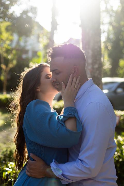 As melhores ideias e inspirações criativas de fotos de ensaio pré casamento registradas por fotógrafos profissionais de eventos da empresa Criativus Foto e Vídeo na Praia das Conchas, Guarujá '