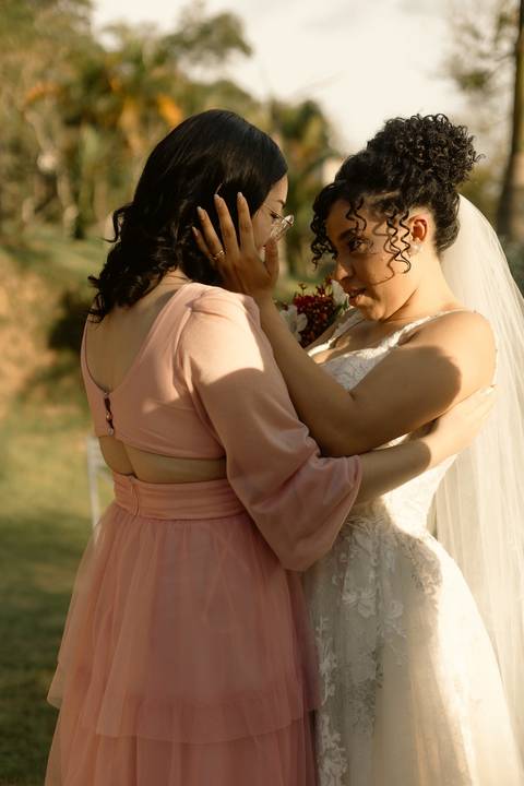 As melhores ideias e inspirações criativas de fotos de casamento registradas por fotógrafos profissionais de eventos da empresa Criativus Foto e Vídeo na Chácara Hibisco'