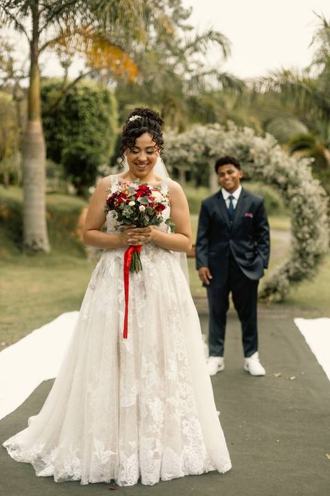 As melhores ideias e inspirações criativas de fotos de casamento registradas por fotógrafos profissionais de eventos da empresa Criativus Foto e Vídeo na Chácara Hibisco'