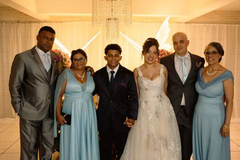 As melhores ideias e inspirações criativas de fotos de casamento registradas por fotógrafos profissionais de eventos da empresa Criativus Foto e Vídeo na Chácara Hibisco'