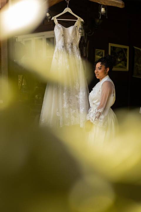 As melhores ideias e inspirações criativas de fotos de casamento registradas por fotógrafos profissionais de eventos da empresa Criativus Foto e Vídeo na Chácara Hibisco'