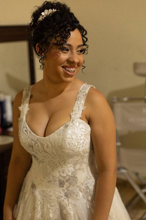 As melhores ideias e inspirações criativas de fotos de casamento registradas por fotógrafos profissionais de eventos da empresa Criativus Foto e Vídeo na Chácara Hibisco'