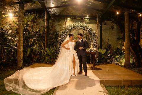 As melhores ideias e inspirações criativas de fotos de casamento registradas por fotógrafos profissionais de eventos da empresa Criativus Foto e Vídeo no Espaço Casa Tarumã'