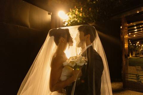 As melhores ideias e inspirações criativas de fotos de casamento registradas por fotógrafos profissionais de eventos da empresa Criativus Foto e Vídeo no Espaço Casa Tarumã'