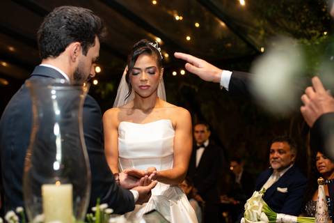 As melhores ideias e inspirações criativas de fotos de casamento registradas por fotógrafos profissionais de eventos da empresa Criativus Foto e Vídeo no Espaço Casa Tarumã'