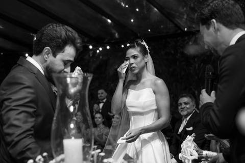 As melhores ideias e inspirações criativas de fotos de casamento registradas por fotógrafos profissionais de eventos da empresa Criativus Foto e Vídeo no Espaço Casa Tarumã'