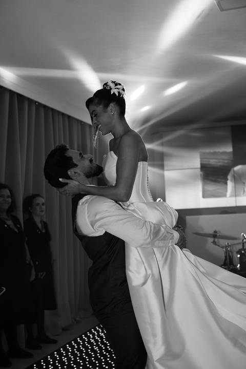 As melhores ideias e inspirações criativas de fotos de casamento registradas por fotógrafos profissionais de eventos da empresa Criativus Foto e Vídeo no Espaço Casa Tarumã'