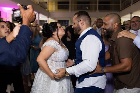 As melhores ideias e inspirações criativas de fotos de casamento registradas por fotógrafos profissionais de eventos da empresa Criativus Foto e Vídeo na Chácara Estância Eldorado'