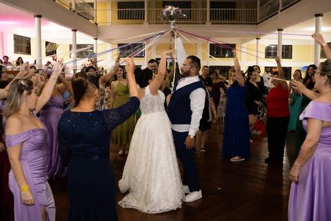 As melhores ideias e inspirações criativas de fotos de casamento registradas por fotógrafos profissionais de eventos da empresa Criativus Foto e Vídeo na Chácara Estância Eldorado'