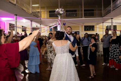 As melhores ideias e inspirações criativas de fotos de casamento registradas por fotógrafos profissionais de eventos da empresa Criativus Foto e Vídeo na Chácara Estância Eldorado'