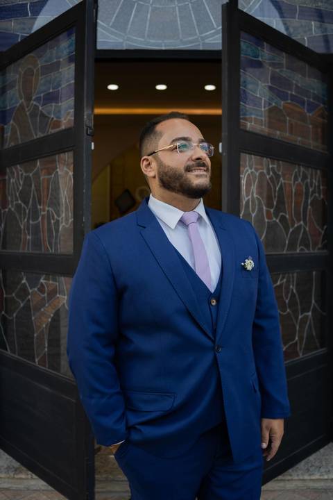 As melhores ideias e inspirações criativas de fotos de casamento registradas por fotógrafos profissionais de eventos da empresa Criativus Foto e Vídeo na Igreja São Pedro'