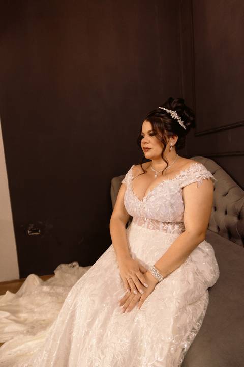 As melhores ideias e inspirações criativas de fotos de casamento registradas por fotógrafos profissionais de eventos da empresa Criativus Foto e Vídeo no Studio SA | Dia da Noiva '