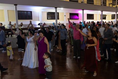 As melhores ideias e inspirações criativas de fotos de casamento registradas por fotógrafos profissionais de eventos da empresa Criativus Foto e Vídeo na Chácara Estância Eldorado'