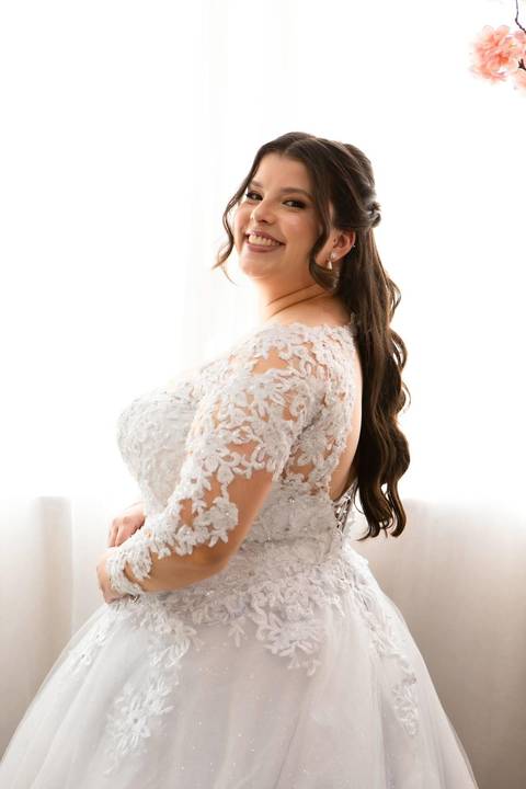 As melhores ideias e inspirações criativas de fotos de casamento registradas por fotógrafos profissionais de eventos da empresa Criativus Foto e Vídeo no Salão Ateliê Gabrielly Duarte'