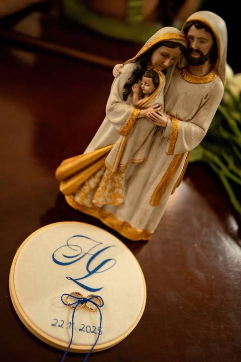 As melhores ideias e inspirações criativas de fotos de casamento registradas por fotógrafos profissionais de eventos da empresa Criativus Foto e Vídeo na Igreja Católica Convento Santíssima Trindade'