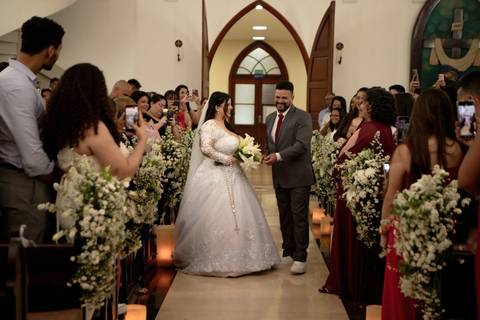 As melhores ideias e inspirações criativas de fotos de casamento registradas por fotógrafos profissionais de eventos da empresa Criativus Foto e Vídeo na Igreja Católica Convento Santíssima Trindade'