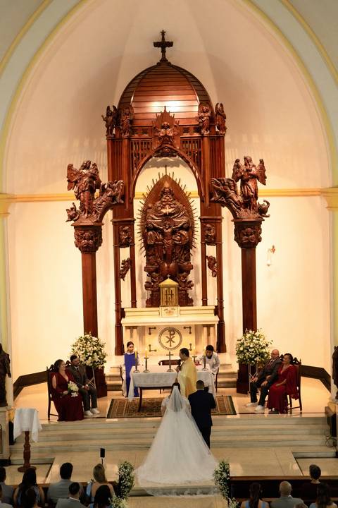As melhores ideias e inspirações criativas de fotos de casamento registradas por fotógrafos profissionais de eventos da empresa Criativus Foto e Vídeo na Igreja Católica Convento Santíssima Trindade'