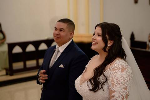 As melhores ideias e inspirações criativas de fotos de casamento registradas por fotógrafos profissionais de eventos da empresa Criativus Foto e Vídeo na Igreja Católica Convento Santíssima Trindade'