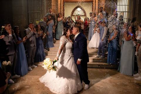 As melhores ideias e inspirações criativas de fotos de casamento registradas por fotógrafos profissionais de eventos da empresa Criativus Foto e Vídeo na Igreja Católica Convento Santíssima Trindade'