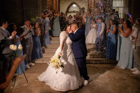 As melhores ideias e inspirações criativas de fotos de casamento registradas por fotógrafos profissionais de eventos da empresa Criativus Foto e Vídeo na Igreja Católica Convento Santíssima Trindade'