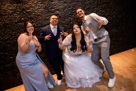 As melhores ideias e inspirações criativas de fotos de casamento registradas por fotógrafos profissionais de eventos da empresa Criativus Foto e Vídeo no Tendall Aeroporto'