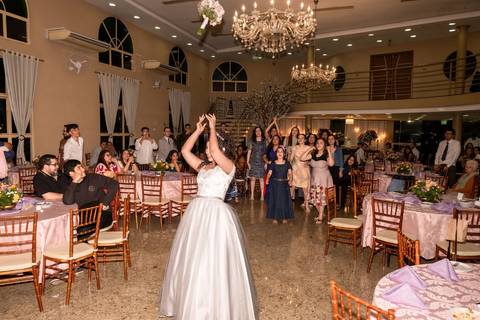 As melhores ideias e inspirações criativas de fotos de casamento registradas por fotógrafos profissionais de eventos da empresa Criativus Foto e Vídeo no Espaço Benevento'