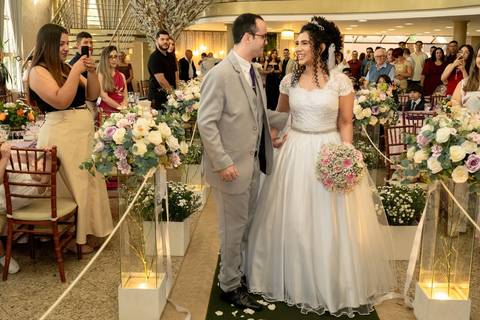 As melhores ideias e inspirações criativas de fotos de casamento registradas por fotógrafos profissionais de eventos da empresa Criativus Foto e Vídeo no Espaço Benevento'