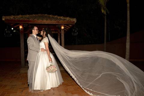 As melhores ideias e inspirações criativas de fotos de casamento registradas por fotógrafos profissionais de eventos da empresa Criativus Foto e Vídeo no Espaço Benevento'