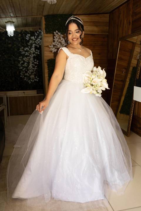 As melhores ideias e inspirações criativas de fotos de casamento registradas por fotógrafos profissionais de eventos da empresa Criativus Foto e Vídeo no Espaço Recanto Premier'