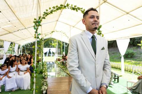 As melhores ideias e inspirações criativas de fotos de casamento registradas por fotógrafos profissionais de eventos da empresa Criativus Foto e Vídeo no Espaço Recanto Premier'