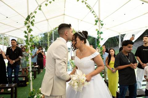 As melhores ideias e inspirações criativas de fotos de casamento registradas por fotógrafos profissionais de eventos da empresa Criativus Foto e Vídeo no Espaço Recanto Premier'